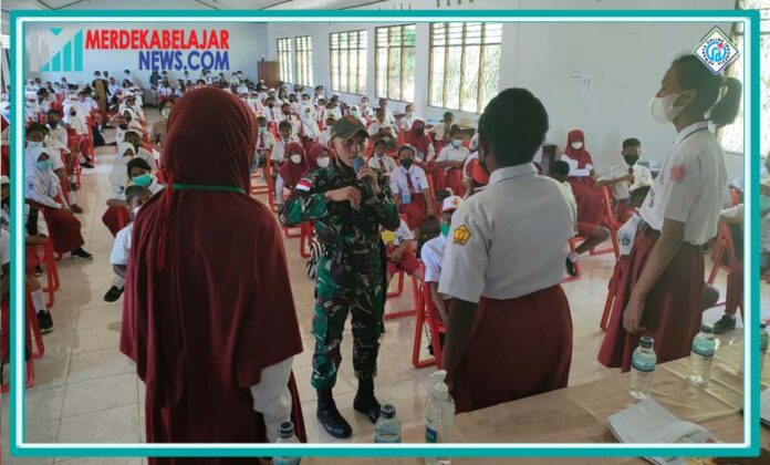 Satgas Pamtas Yonif 131 Brs Ajarkan Nilai Luhur Pancasila ke Siswa SD di Papua a