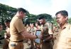 Bupati Gowa Serahkan Piagam & Lencana Disela Pelaksanaan Upacara Bendera